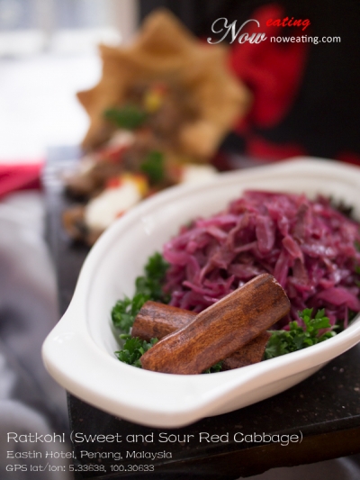 Ratkohl (Sweet and Sour Red Cabbage)