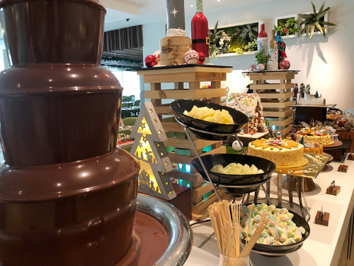 oth-chocolate-fountain-with-condiments-1